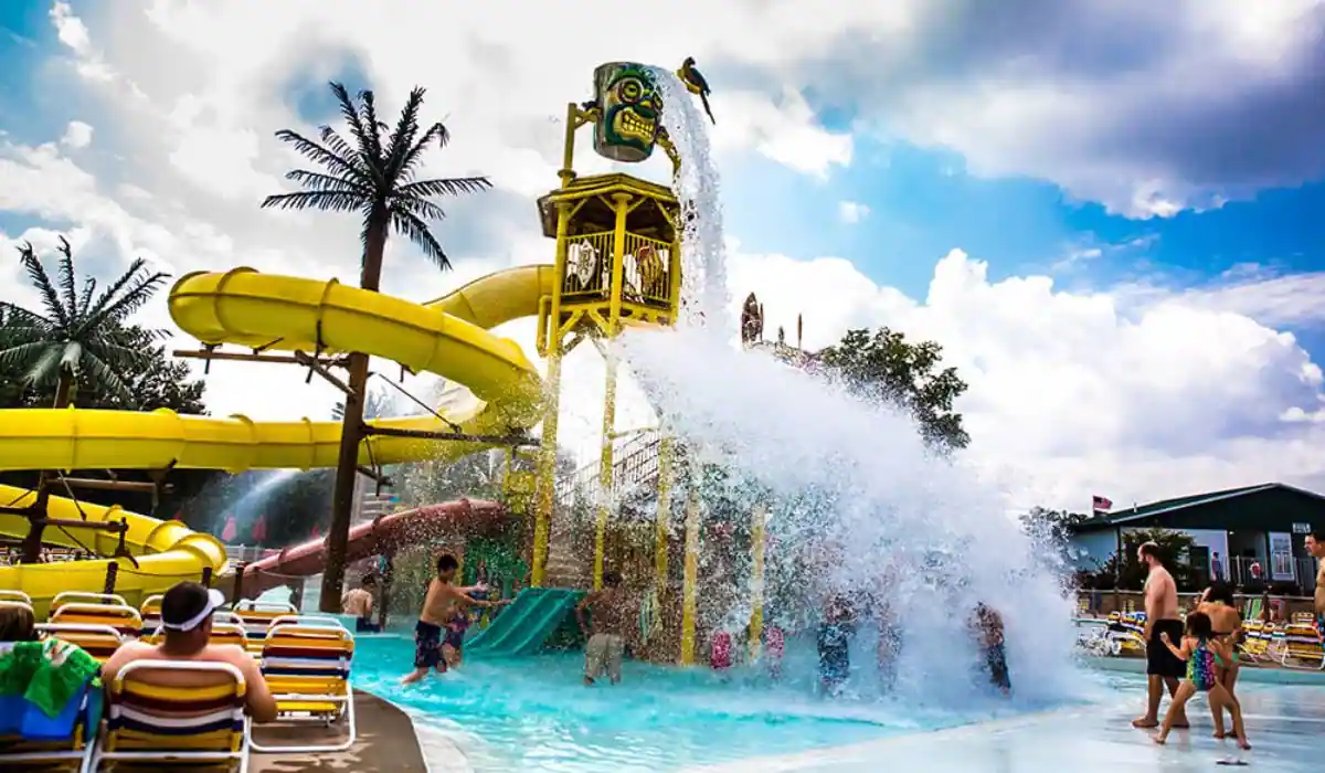 Water park 2. Аквапарк Долусу в Кемере. Dolusu Park Kemer аквапарк. Долу Су парк аквапарк в Кемере. Кириши аквапарк.